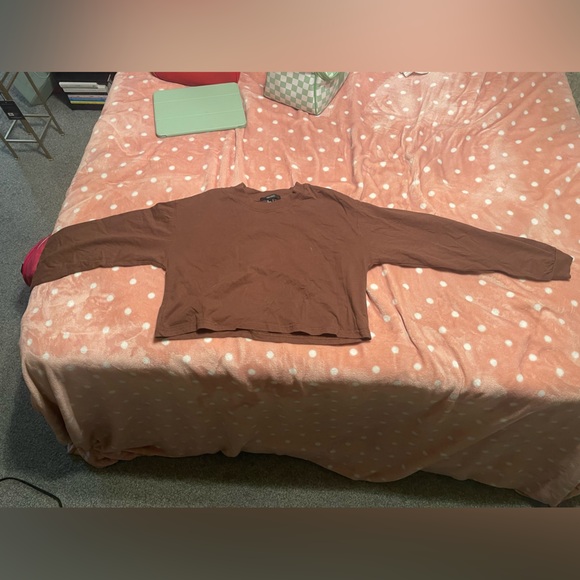 Forever 21 Women’s Cropped Long Sleeve Tee - Picture 1 of 4